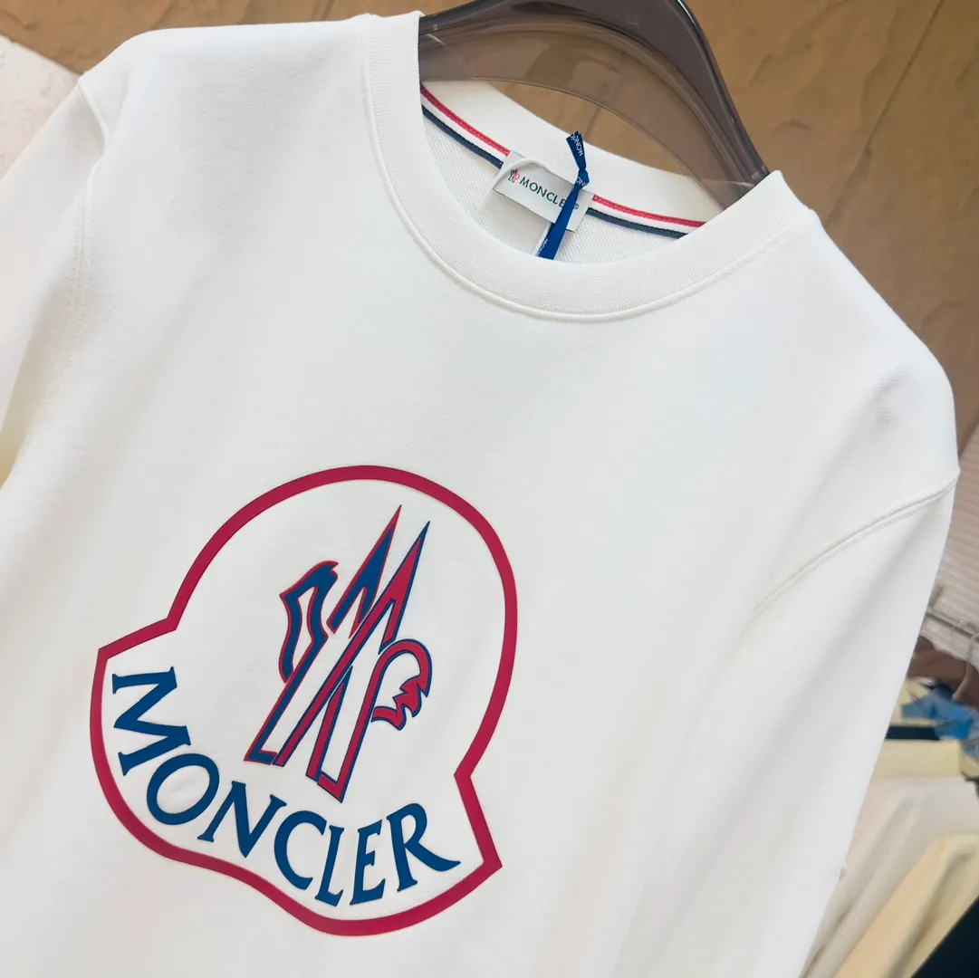 ： 🤳𝐌𝐎𝐍𝐂𝐋𝐄𝐑 ：☑️ 440 👕 ：☑️ 1*1 。🔜 。 ：☑️ 3D ，🇧🇫 1：1 。 ， ， ！🇲🇩 ！ Size：☑️S 〰️M 〰️L 〰️XL 〰️XXL
